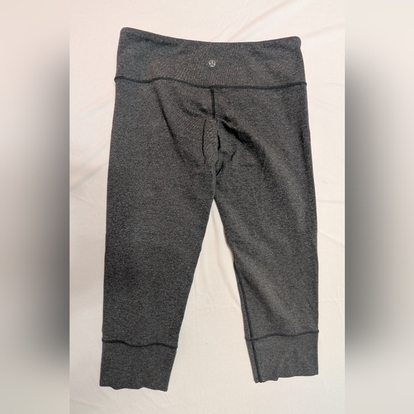 lululemon athletica Gray Capris - Picture 1 of 4